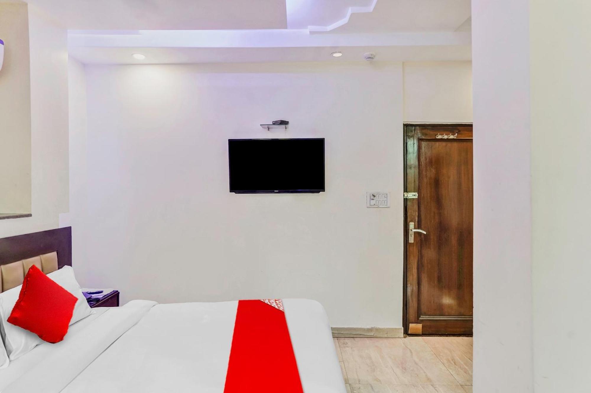 Hotel O Delhi Empire Нью-Дели Экстерьер фото